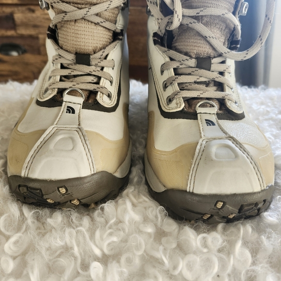 The North Face Women’s Sz 9 HydroSeal Waterproof Hiking Snow Boots Cream Winter - Picture 7 of 15